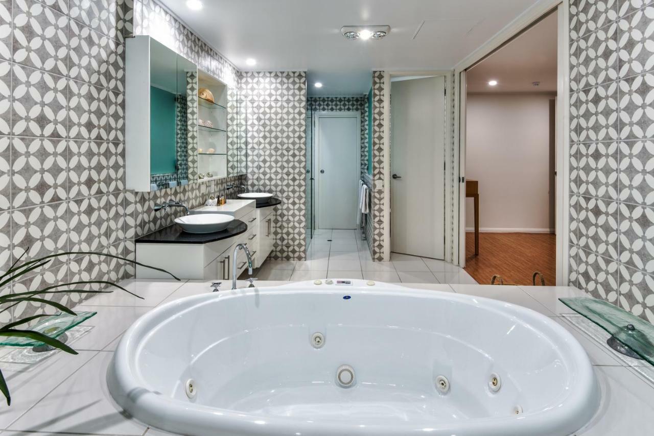 Pavillions Penthouse 25 - Luxury Waterfront Apartment With Private Roof Top Pool And Buggy ハミルトン・アイランド エクステリア 写真