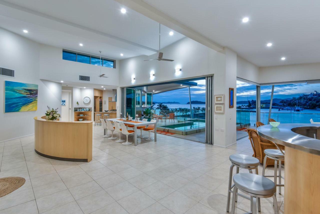 Pavillions Penthouse 25 - Luxury Waterfront Apartment With Private Roof Top Pool And Buggy ハミルトン・アイランド エクステリア 写真